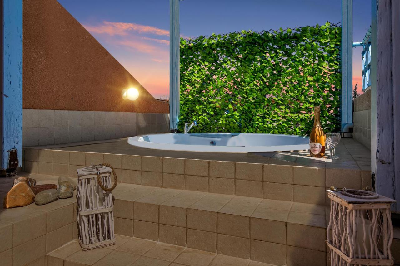 Antonia'S Palace Rooftop Jacuzzi Stunning View Paphos Esterno foto